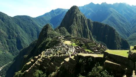 panning-shot-of-machu-picchu-on-a-sunny-morning