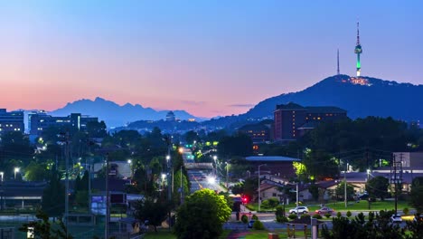 Lapso-de-tiempo-en-la-ciudad-de-Seúl-y-la-montaña-Namsan,-Corea-del-sur.