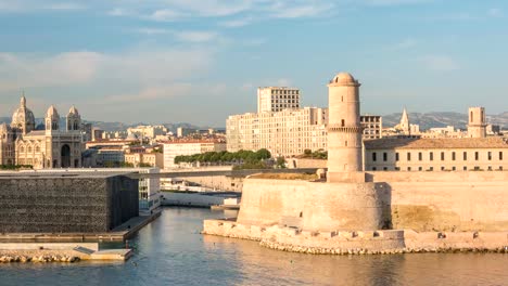 Marseille-Stadt-Skyline-Vieux-Port-Timelapse,-Marseille,-Frankreich-4K-Zeitraffer