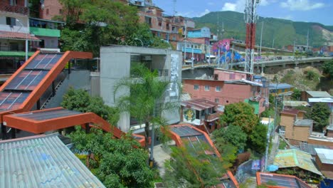 Fahrtreppen-in-Comuna-13,-Nachbarschaft-von-Medellin-Colombia