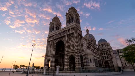 Lapso-de-tiempo-de-Marsella-Francia-4K,-ciudad-horizonte-timelapse-atardecer-en-la-Catedral-de-Marsella