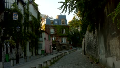 La-Maison-Rose-L\'Abreuvoir-Straße-in-Paris