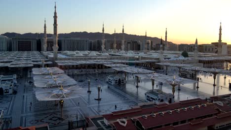 Naboi-Haram-(Masjed)-am-frühen-Morgen-bis-Sonnenaufgang-Schleife