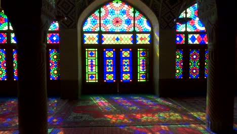 Nasir-mezquita-Al-Mulk-en-Shiraz,-Irán.-Mezquita-de-rosa