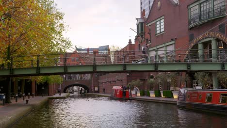 November-18-2016,-Birmingham/UK:-Time-Lapse-Of-Bridge-Over-Canal-In-Birmingham-City-Centre