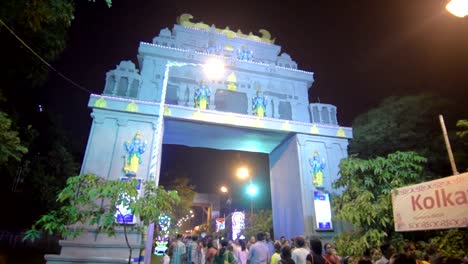 Devotos-en-Kolkata-Rath-Yatra-2017-ferial