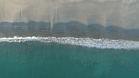 Aerial-View-of-Wave-Breaking-From-above