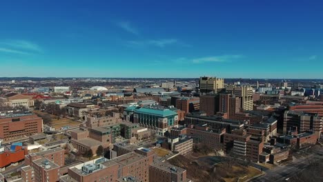 Las-ciudades-gemelas-de-Minneapolis-Minnesota-aérea-Drone