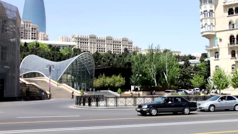 Hoch-und-schön-blau-Wolkenkratzer-in-Baku.-Der-berühmte-\"Flame-Towers\"-in-Aserbaidschans-Hauptstadt-Baku