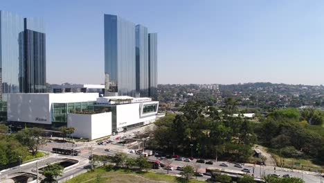 Vista-aérea-del-barrio-de-Itaim-Bibi-en-Sao-Paulo,-Brasil