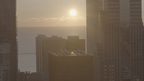 Amanecer-de-Chicago-sobre-el-lago-Michigan