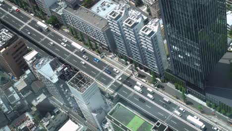 zooming-out-view-of-Tokyo-elevated-road