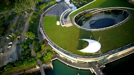 Sunrise-scene-at-Marina-Barrage,-Singapore