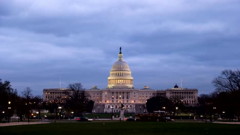 Tag-zur-Nacht-Zeitraffer-des-US-Kapitol-in-Washington