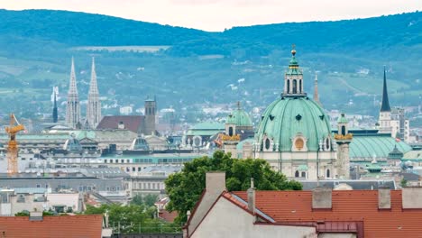 Vienna-Austria-Zeitraffer-4K,-Skyline-von-Tag-zu-Nacht-Zeitraffer-zu-regnen