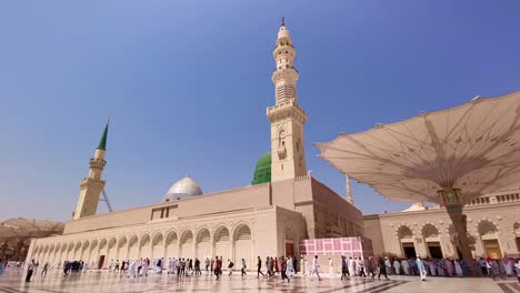 Imágenes-de-clips-del-edificio-exterior-de-la-Mezquita-de-Nabawi-en-Medina-(Madinah)