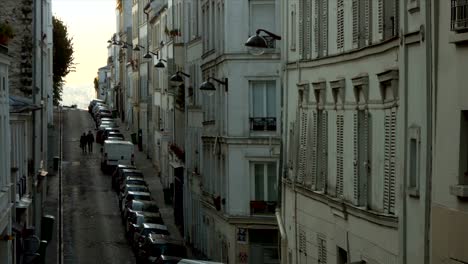 Lovers-on-Berthe-Street,-Paris