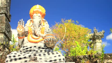 Ganesha-en-un-templo-hindú-en-Bali-A-Cloud-lapse