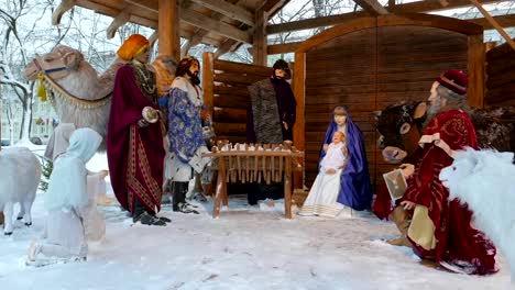 Instalación-de-Navidad-con-un-bebé-jesús-Christ-Vilnius,-Lituania