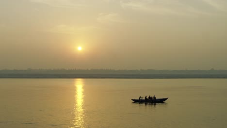 Im-Ganges-Flussschiff