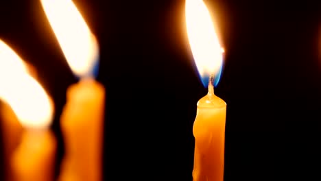 Burning-candles-in-Holy-Sepulcher-Church