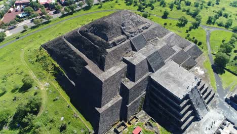 Aerial-view-of-pyramids-in-ancient-mesoamerican-city-of-Teotihuacan,-Pyramid-of-the-Moon,-Valley-of-Mexico-from-above,-Central-America,-4k-UHD