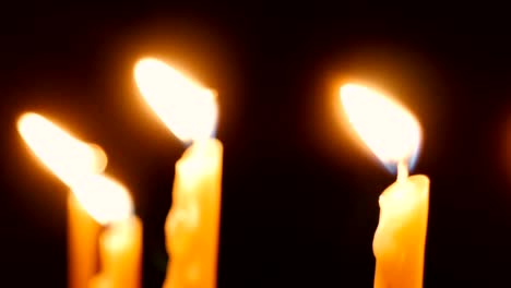 Burning-candles-in-Holy-Sepulcher-Church