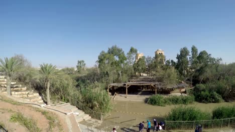 Aptismal-Ort-Qasr-el-Yahud-am-Jordan-River-in-der-Nähe-von-Yericho-ist-die-Bibel-den-Ort-laut-wo-Jesus-Christus-von-Johannes-den-Täufer-getauft-werden-wird