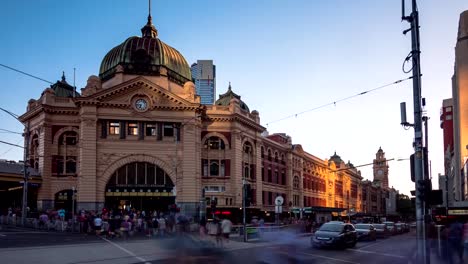 Zeitraffer-Video-der-Flinders-Street-Station.-Es-ist-der-verkehrsreichste-Bahnhof-in-Melbourne-metropolitan-Netzwerk