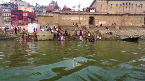 Varanasi-Stadt,-Fluss-Ganges-und-Boote,-Uttar-Pradesh,-Indien,-Zeitraffer