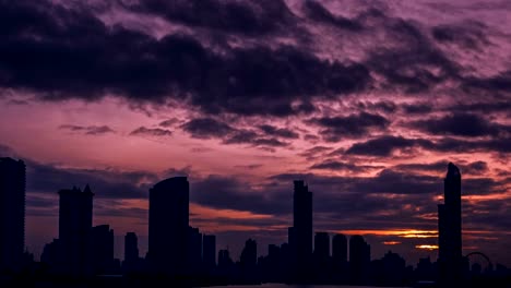 4k-time-lapse,-Dramatic-sky-over-Bangkok-Metropolis-at-dusk