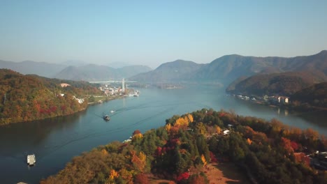 Vista-aérea.-Amanecer-de-otoño-en-la-isla-de-Nami,-Seúl-Corea