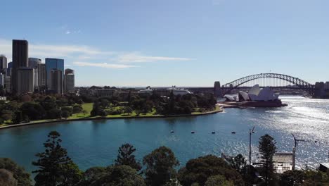 Toma-aérea-de-Sydney-Harbour-y-del-distrito-central-de-negocios