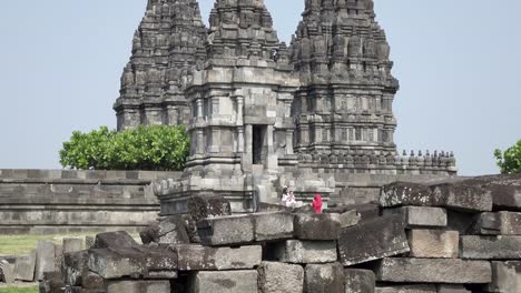 Candi-Prambanan-oder-Candi-Rara-Jonggrang-ist-ein-9.-Jahrhundert-Hindu-Tempel-Verbindung-in-Zentraljava,-Indonesien