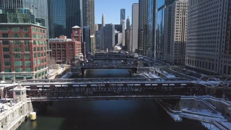 Centro-de-la-ciudad-Chicago-y-Riverwalk-03