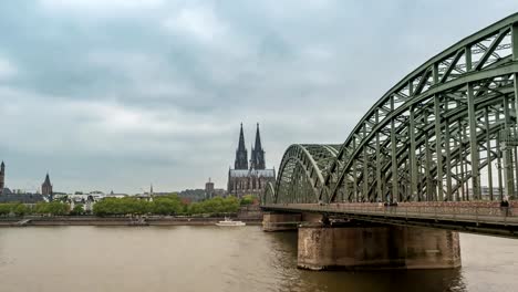 Lapso-de-tiempo-de-Alemania-Colonia-4K,-ciudad-horizonte-timelapse-en-la-Catedral-de-Colonia-(Dom-de-Colonia)