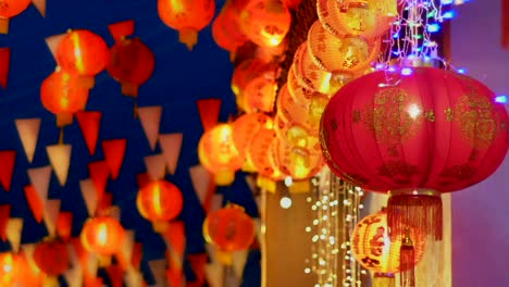 Chinese-new-year-lanterns-in-chinatown-,blessing-text-mean-have-wealth-and-happy