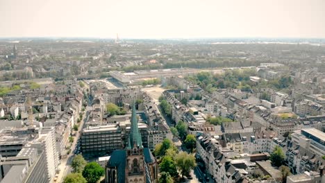 Vista-aérea-drone.-Alemania-Dusseldorf-Iglesia-San-Pedro.-Panorama-de-dusseldorf