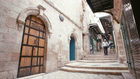 La-vía-Dolorosa-en-la-ciudad-vieja-de-Jerusalén