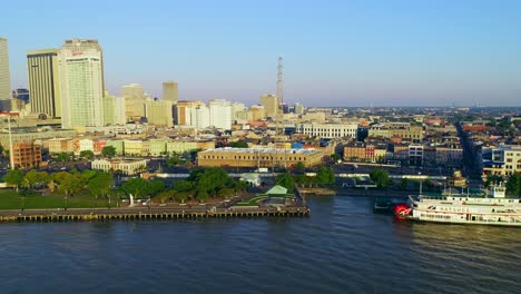 New-Orleans-aerial-Skyline-Mississippi-Fluß