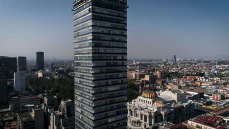 Torre-Latinoamericana-y-Palacio-de-Bellas-Artes-vista-con-drone-,Ciudad-de-Mexico,-CDMX