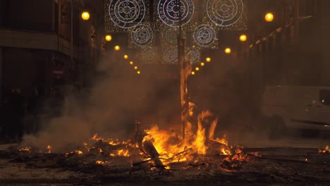 La-Crema-en-la-última-noche-de-Fallas-en-Valencia,-España