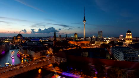 Berlin-Skyline-Timelapse-mit-Verkehr-in-voll-HD-1080-p