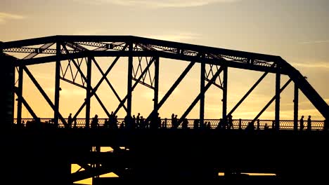 Nashville-Foot-Bridge-People-Cross-to-See-Country-Music-Awards