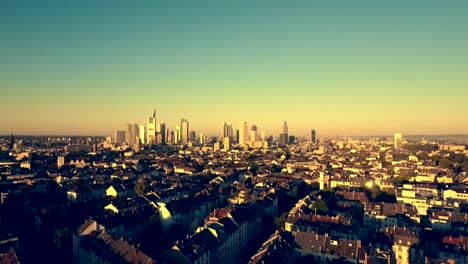 Frankfurt-Deutschland-Innenstadt-Skyline-im-Morgengrauen