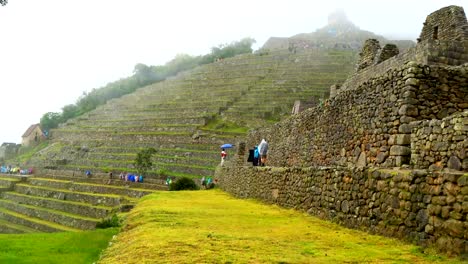 Blick-auf-Machu-Picchu-in-den-Regen-Tag