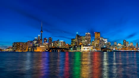 Lapso-de-tiempo-de-horizonte-Toronto-en-noche-4K-1080p-Logos-eliminado