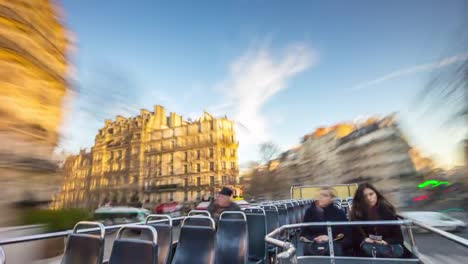 Frankreich-Paris-Sonnentag-Tourist-Bus-Reise-zweite-Etage-Straße-anzeigen-4-k-Zeitraffer