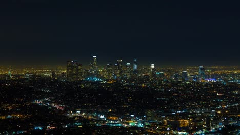 Die-Innenstadt-von-Los-Angeles-bei-Nacht-Zeitraffer