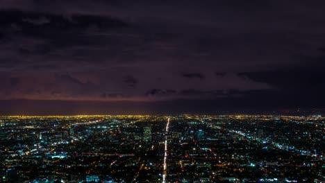 Tempestad-de-truenos-y-relámpagos-en-Timelapse-nocturno-de-Los-Ángeles